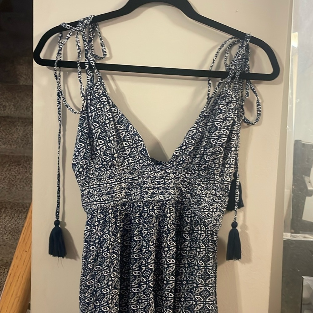 Lulus blue size small blue paisley print maxi dress